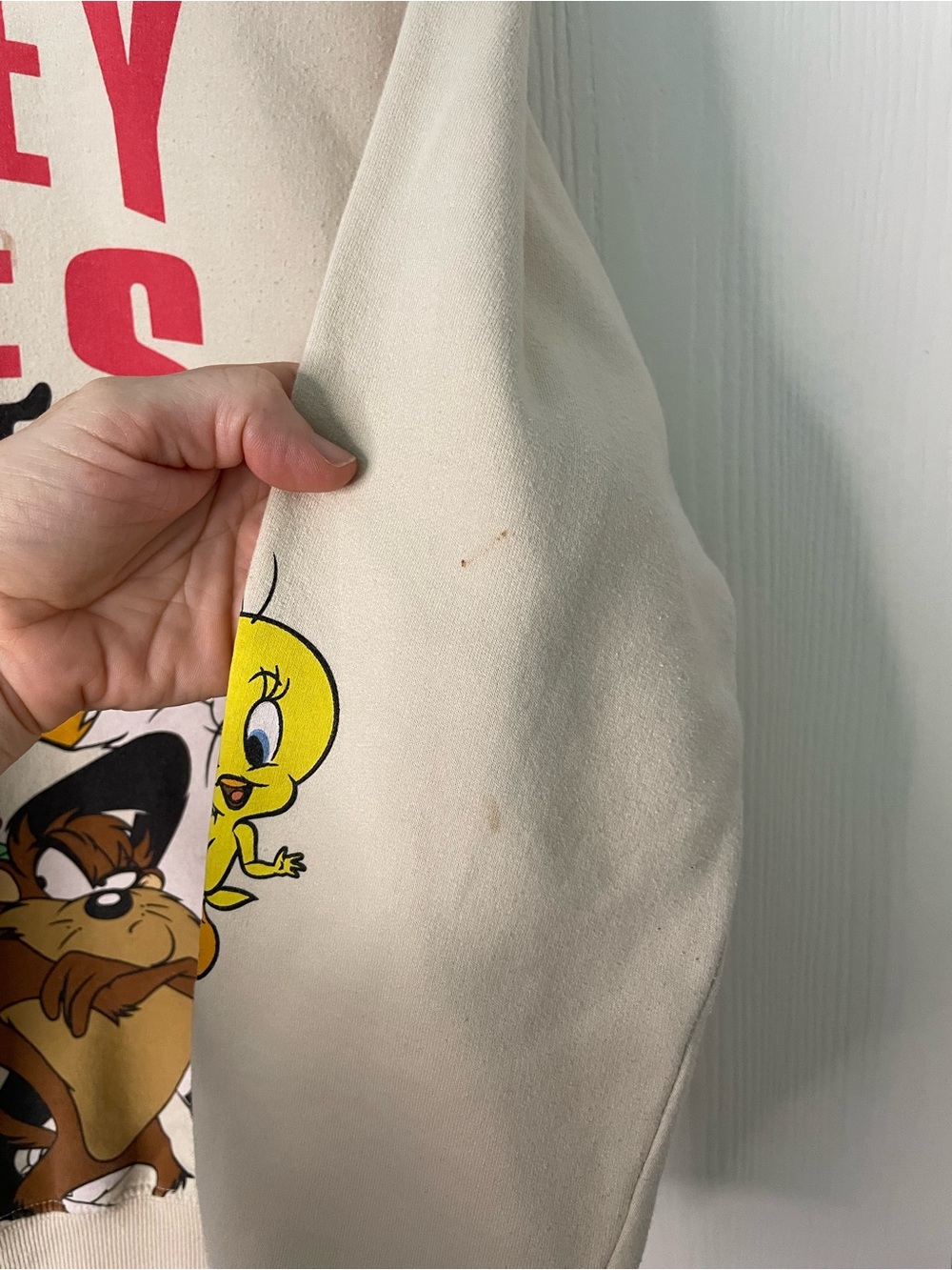 Looney Tunes Graphic Crewneck Sweatshirt Small - Picture 8 of 10